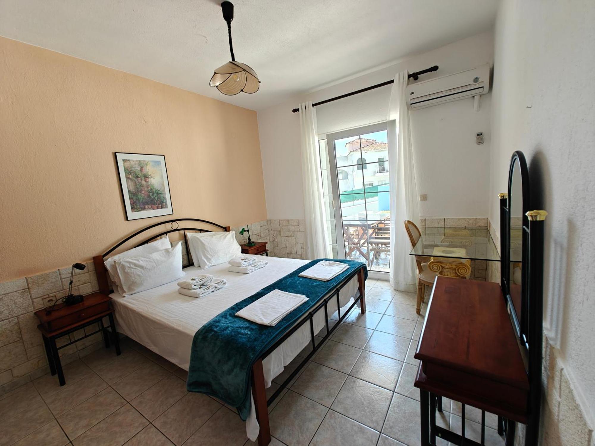 Villa Askamnia And Suites Nikiti  Ngoại thất bức ảnh