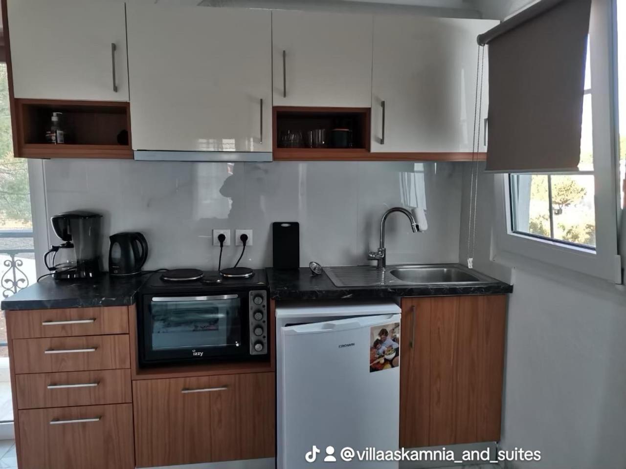 Villa Askamnia And Suites Nikiti  Ngoại thất bức ảnh